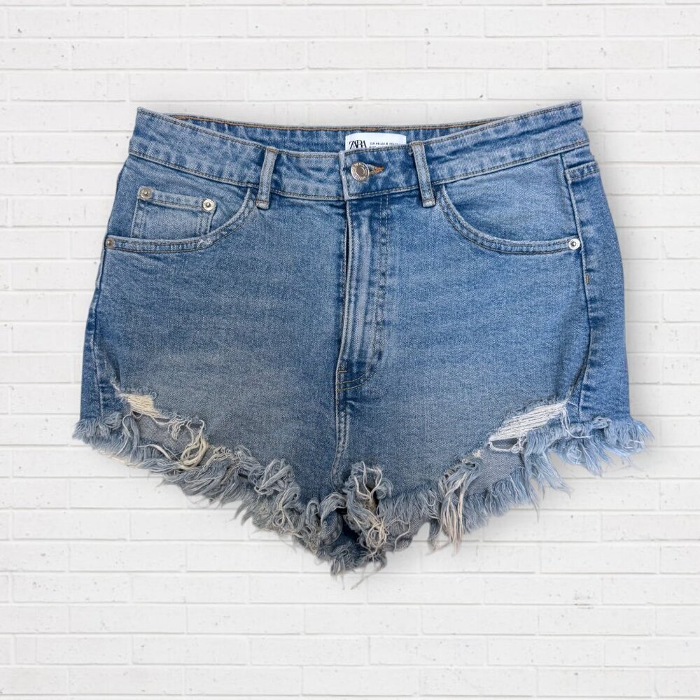 ZARA Light Wash Distressed High Waist Frayed Hem Denim Shorts Women's Size 8